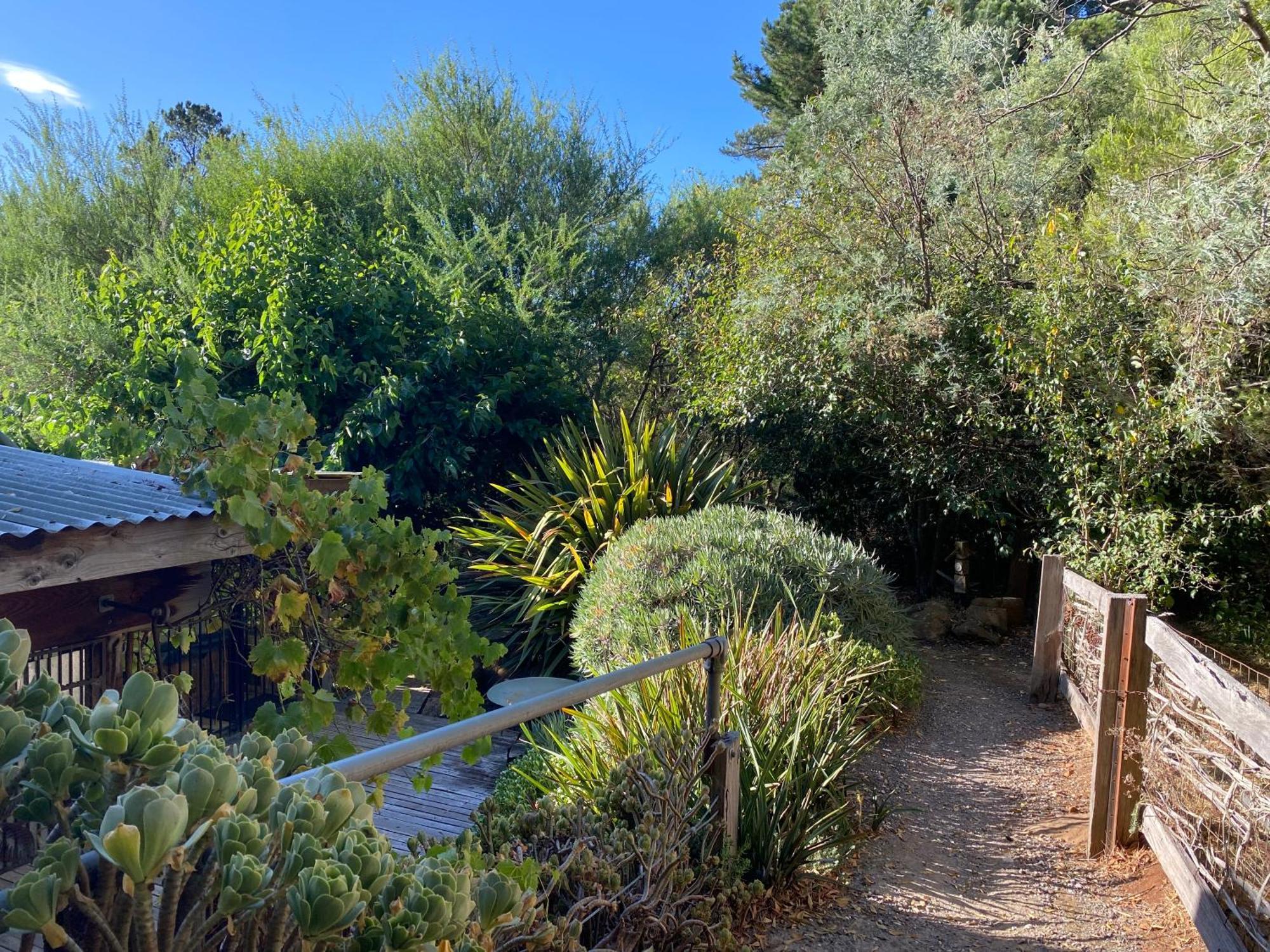 דירות דיילספורד Sutton Spring Art Retreats מראה חיצוני תמונה