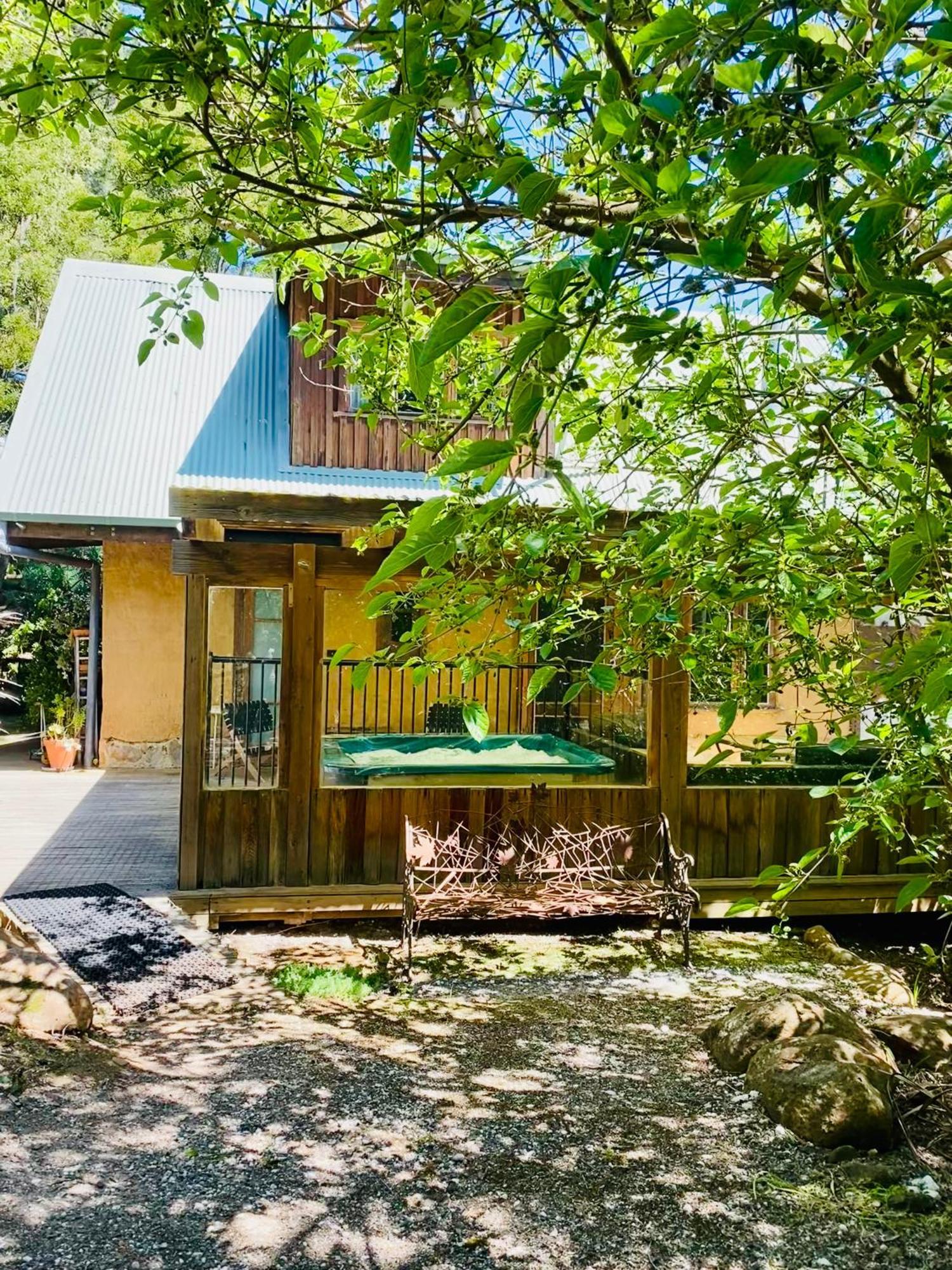 דירות דיילספורד Sutton Spring Art Retreats מראה חיצוני תמונה