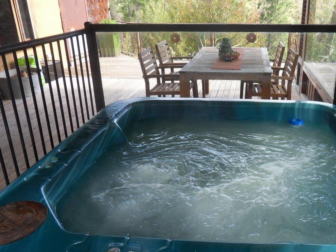 דירות דיילספורד Sutton Spring Art Retreats מראה חיצוני תמונה