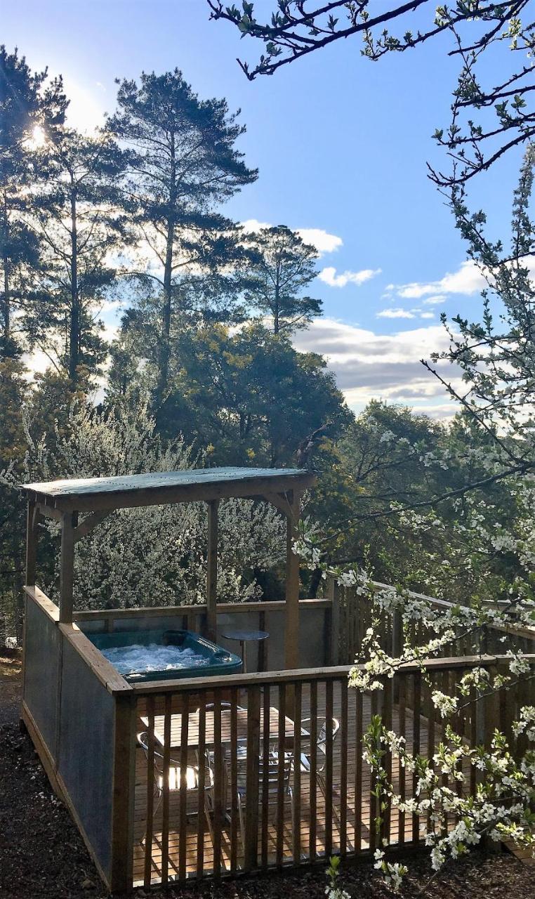 דירות דיילספורד Sutton Spring Art Retreats מראה חיצוני תמונה