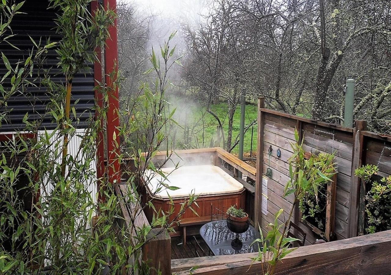 דירות דיילספורד Sutton Spring Art Retreats מראה חיצוני תמונה